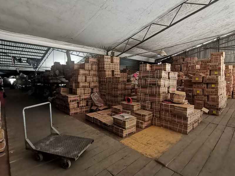 倉(cāng)庫(kù)一角