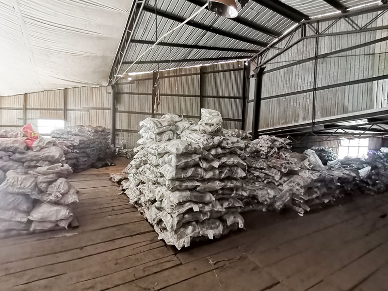 倉(cāng)庫(kù)一角